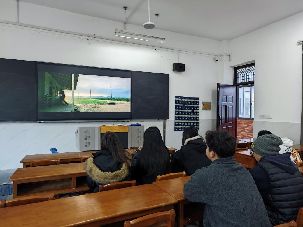 2025年12月7日大学生科技协会举办《星际穿越》科幻电影欣赏活动